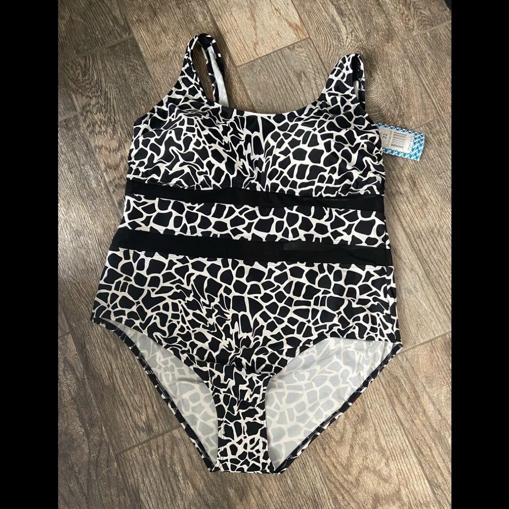 Sun & Sea women’s swimsuits